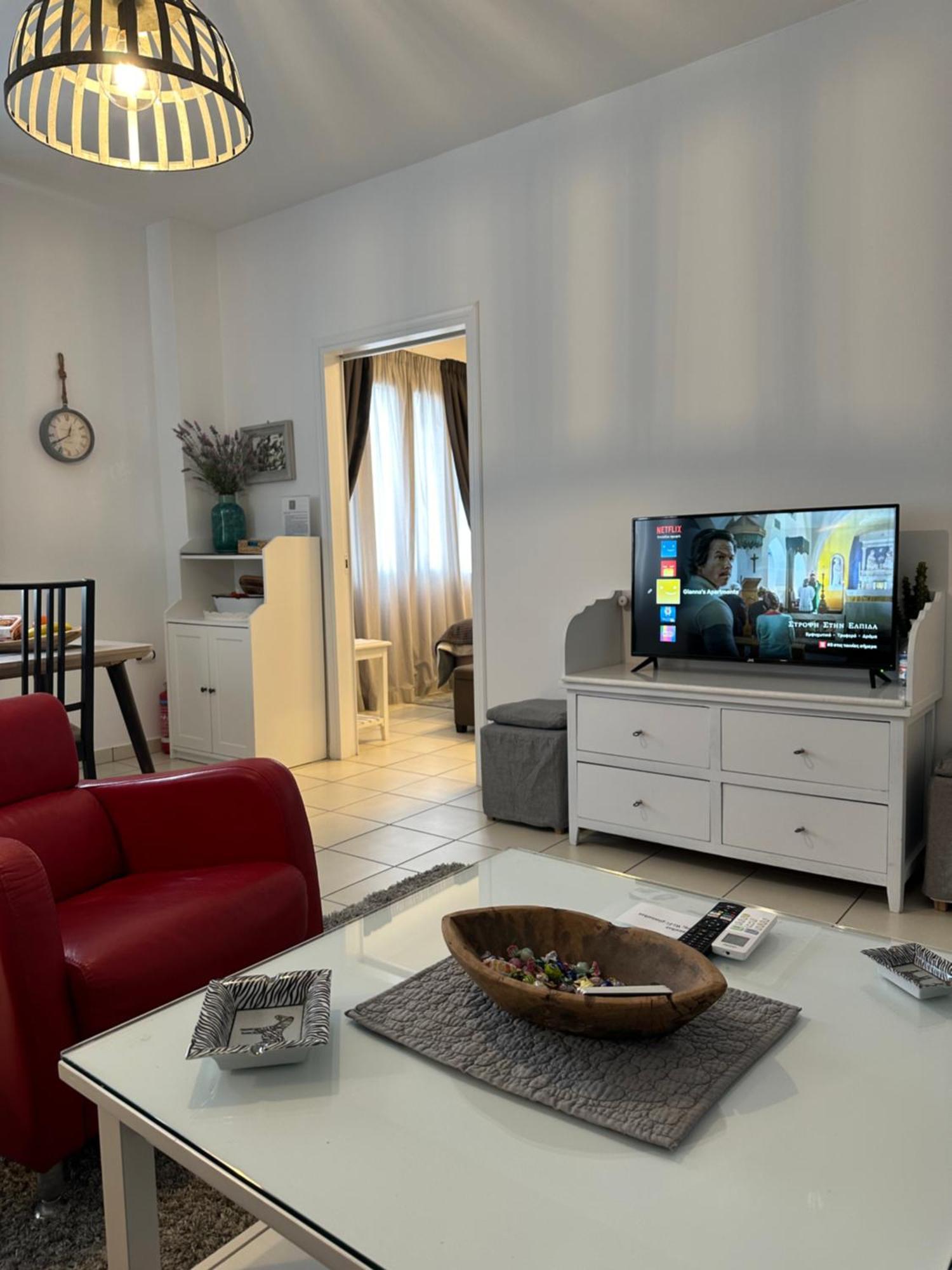 Gianna'S Apartment Central Aigio Cozy And Shining Luaran gambar